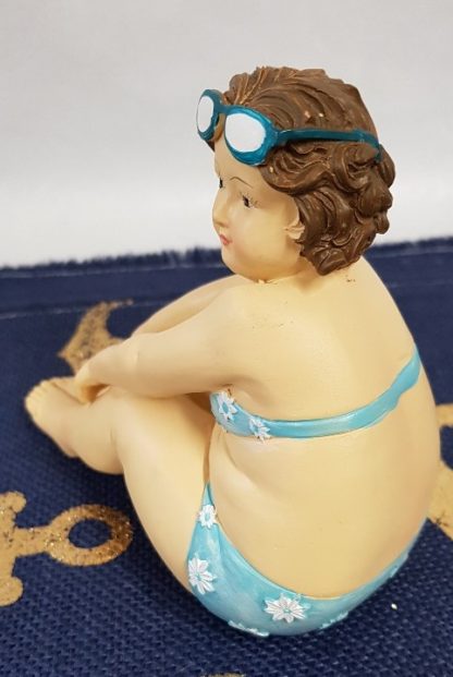 Bikini Full Figure Lady - Image 4